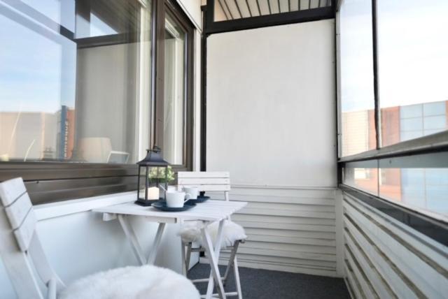 Cozy And Bright 2-Bedroom Apartment Washer And Dryer, King Size Bed Рованиеми Екстериор снимка